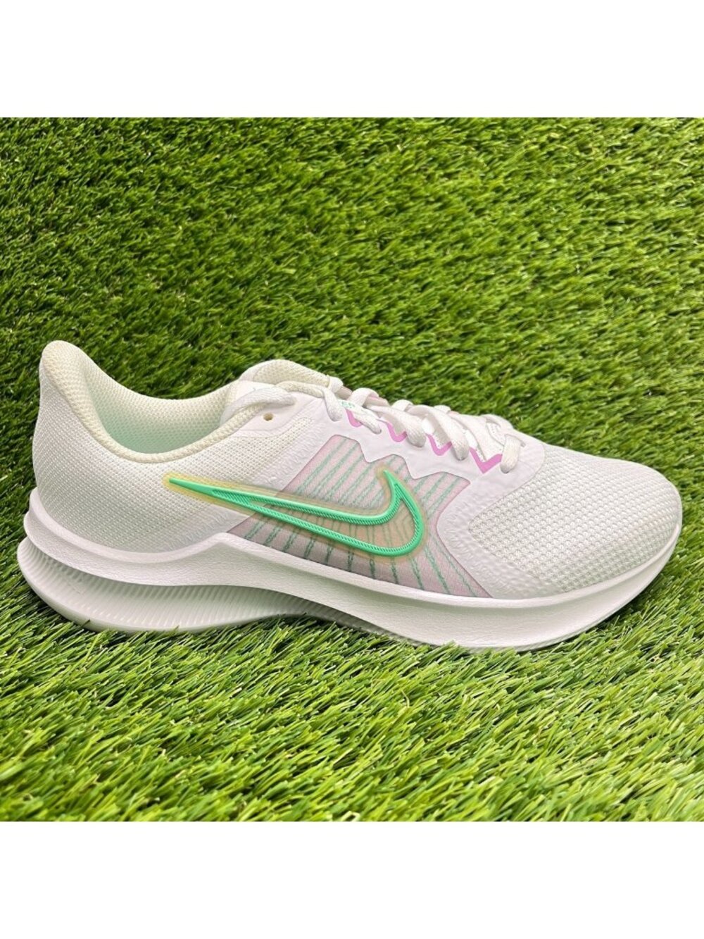 Nike Downshifter 11 Womens Size 8.5 White Green Athletic Running Shoes Sneakers